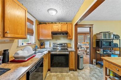 25 Jillson Ave, Woonsocket, RI 02895 - photo 7