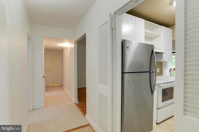 11659 Stoneview Square unit 21C, Reston, VA 20191 - photo 2