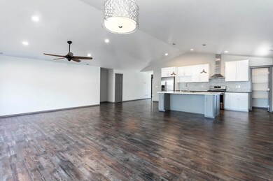 7-Kit LC Corner224 Lexis Dr97527 013