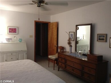 Master Bedroom - Lots of Space to Spread Out!