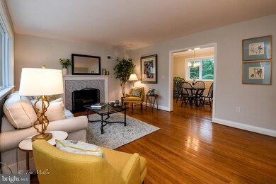 818 Loyola Dr, Towson, MD 21204 - photo 4