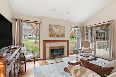 4535 4535 Golf View Dr Dr unit 97, Genoa Township, MI 48116 - photo 5