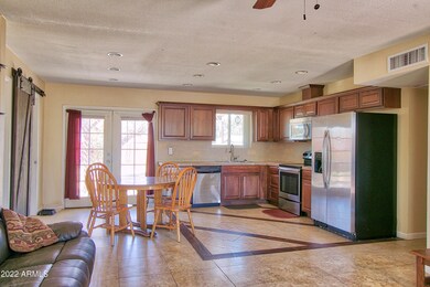 Living area 2