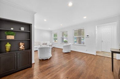 5111 Creekbend Dr, Houston, TX 77035 - photo 4