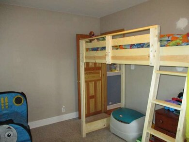 923 W New York St, Aurora, IL 60506 - photo 4