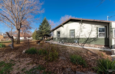 408 Clear Lakes Rd, Buhl, ID 83316 - photo 2