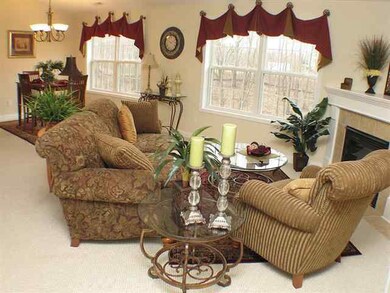 303 Royale Ct, Troy, NY 12180 - photo 3