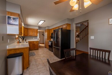 3613 SW Westport Dr, Topeka, KS 66614 - photo 5