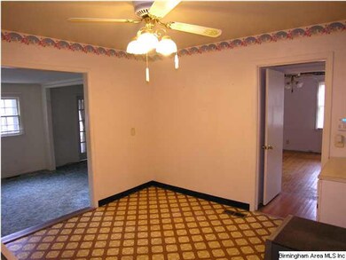 Eating space in kitchen