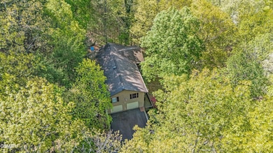 1930 Pamela Cir-24
