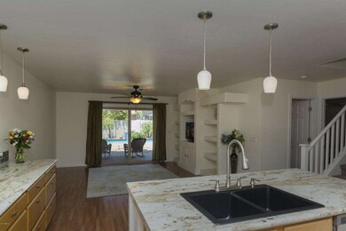 005_Kitchen - Family Room