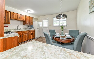 1087 Catherine Dr, Conway, PA 15027 - photo 7