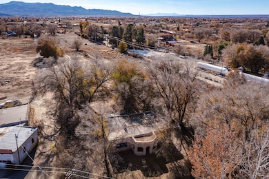 520 Kit Carson Rd, Taos, NM 87571 - photo 2