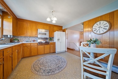 321 Old Marsh Hill Rd, Dracut, MA 01826 - photo 4