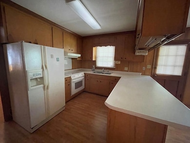 2018 Sharon Dr, Albany, GA 31707 - photo 6