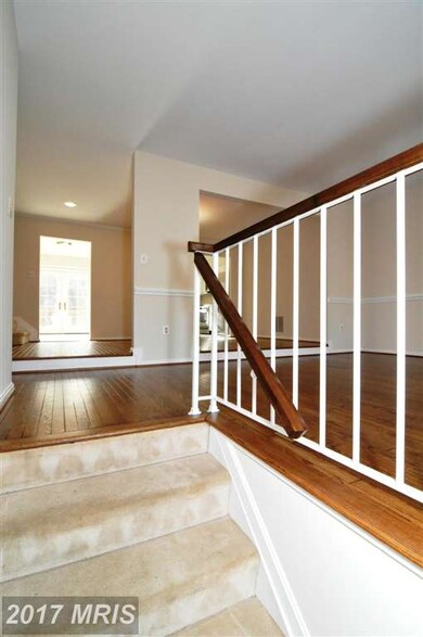 7721 Jewelweed Ct, Springfield, VA 22152 - photo 3