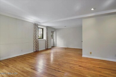 15-Dining Room