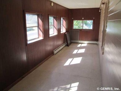 Porch - Enclosed NICE LARGE ENCLOSED PORCH