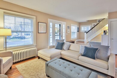 374 Conover Pl Red Bank NJ-large-005-11-