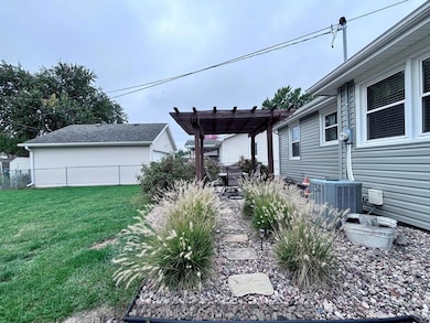 217 E 19th St, Grand Island, NE 68801 - photo 6