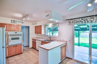 549 Ridgeway Dr, Twin Falls, ID 83301 - photo 4