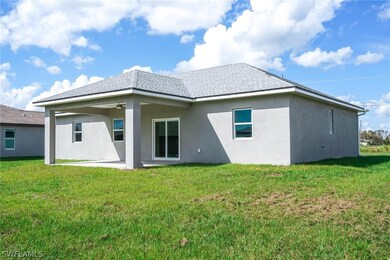 244 Blackstone Dr, Fort Myers, FL 33913 - photo 5