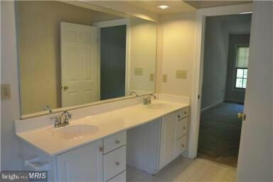 10611 Foxlake Dr, Bowie, MD 20721 - photo 7