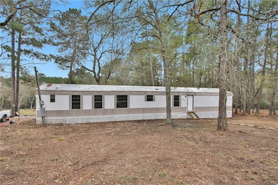 Manufactured / mobile home with entry steps