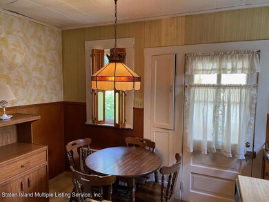 121 Bache Ave, Staten Island, NY 10306 - photo 4