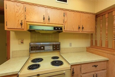 1119 Forest Dr SE, Cedar Rapids, IA 52403 - photo 7