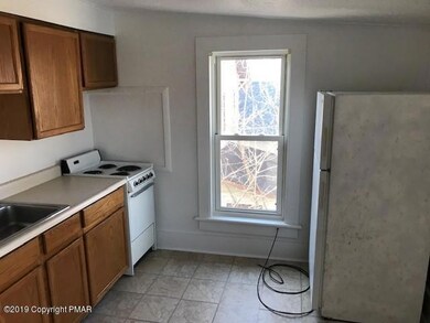 556 N 5th St unit 2, Stroudsburg, PA 18360 - photo 3