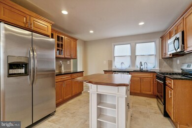 6707 Saint Barnabas Rd, Oxon Hill, MD 20745 - photo 4