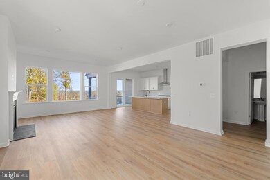 18031 Woods Overlook Dr, Dumfries, VA 22026 - photo 7