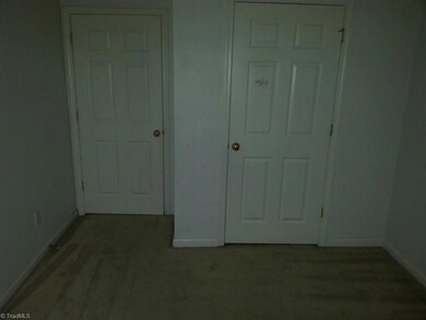 454 Wadsworth Ct, High Point, NC 27263 - photo 6