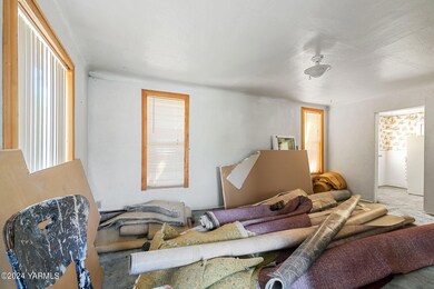 810 S 6th Ave-1
