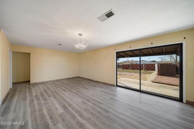 417 E Oak St, Winslow, AZ 86047 - photo 7