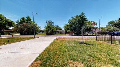7113 Saint Augustine St, Houston, TX 77021 - photo 4