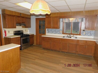 39 W Ashtabula St, Jefferson, OH 44047 - photo 4