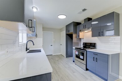 2607 Westfield St, Alvin, TX 77511 - photo 3