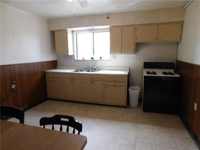 Large eat-in-kitchen