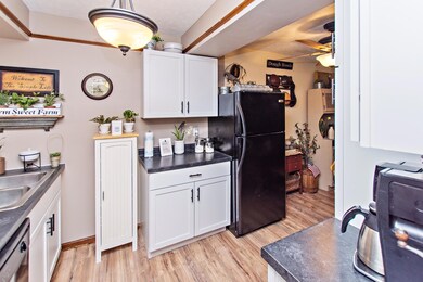 Loads of cabinets!