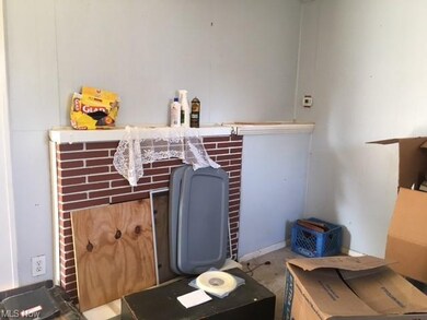 1353 Crescent Rd SW, Canton, OH 44710 - photo 6