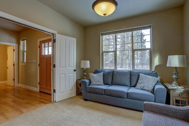 19707 Hollygrape St, Bend, OR 97702 - photo 6