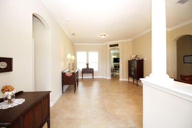 Foyer-Living Room