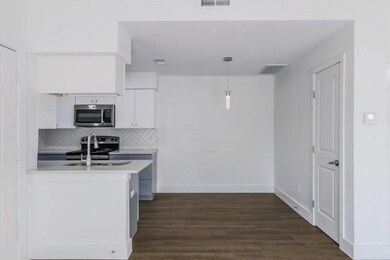 114 E 31st St unit 314, Austin, TX 78705 - photo 6