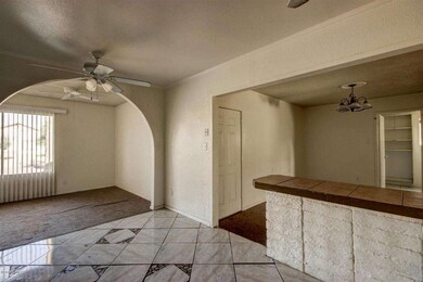 Kitchen Breakfast Bar