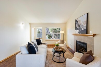 batch_7-web-or-mls-3245 SW Indian Place,