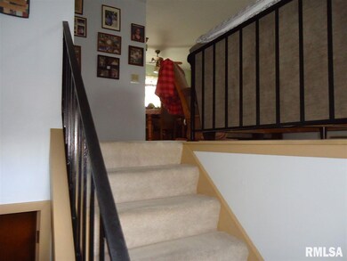 1921 W 68th St, Davenport, IA 52806 - photo 3