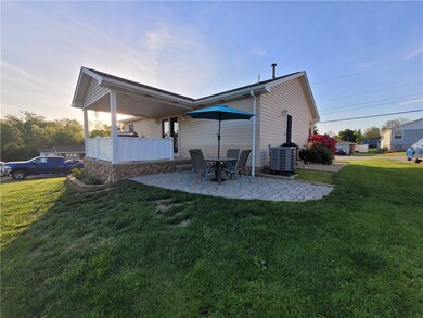 1023 Saint Clair St, Latrobe, PA 15650 - photo 6