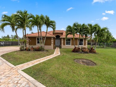 Front View (house faces south) 